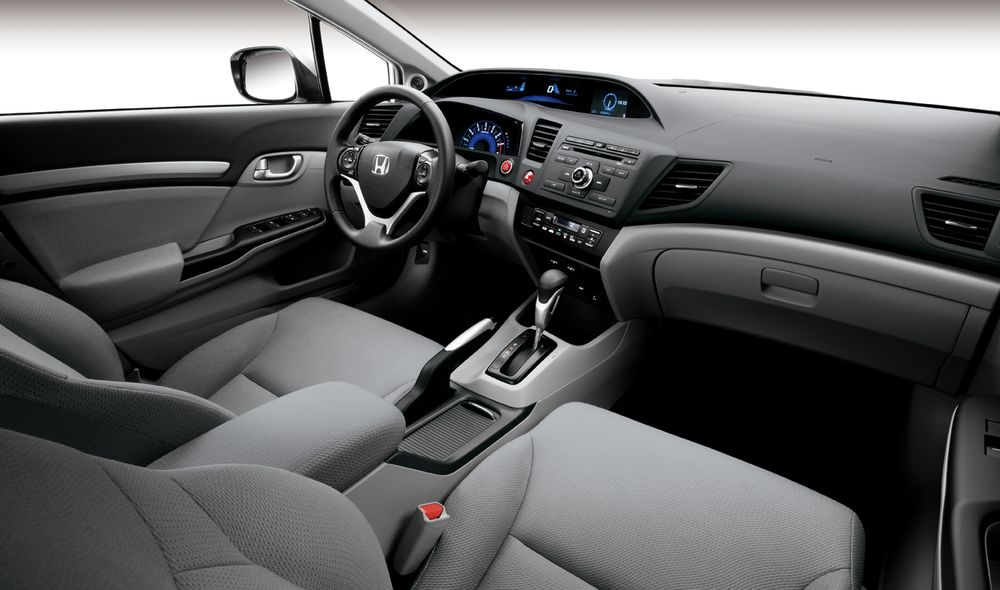 Honda Civic 2011 — интерьер, фото